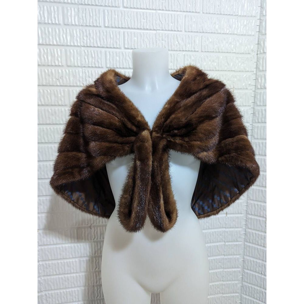 The Halle Bros. Company Women's Vintage Brown Mink Stole
